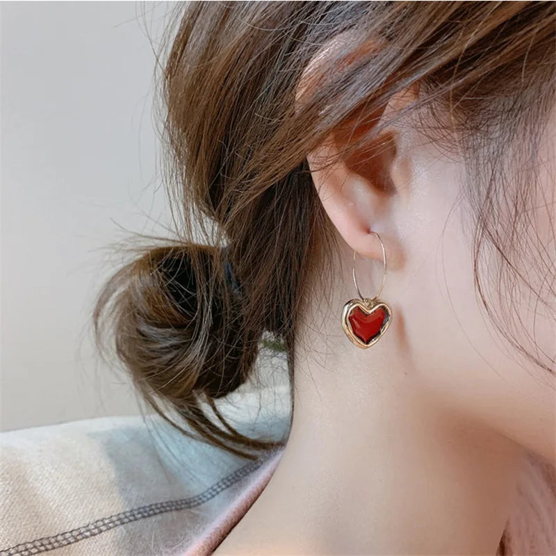 Sweet Burgundy Enamel Heart Earrings for Women Gold Color Metal Love Peach Hanging Dangle Ear Vintage Jewelry Girl Brincos